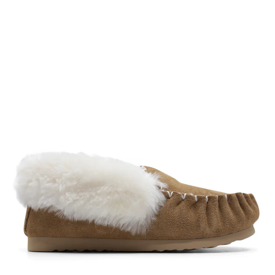 Traditional Moccasin Koalabi UGG