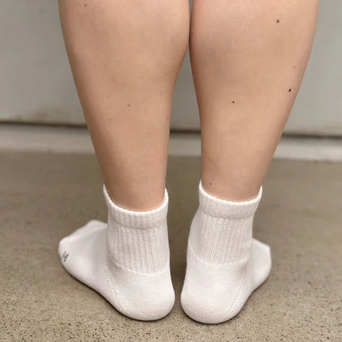 Non-fluffing Bamboo Cushion Foot 1/4 Crew Sport Socks - Seamless